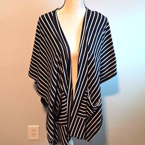 🆕️ Simply Noelle Cardigan Wrap With Pockets / Black & White